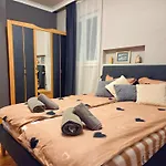 ［ソフィア市内中心］アパートメント（100m²）｜ 2ベッドルーム／2バスルーム アパート