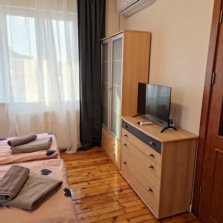 Grand Patriarh Near Vitosha Blvd With Parking Nearby Διαμέρισμα Σόφια