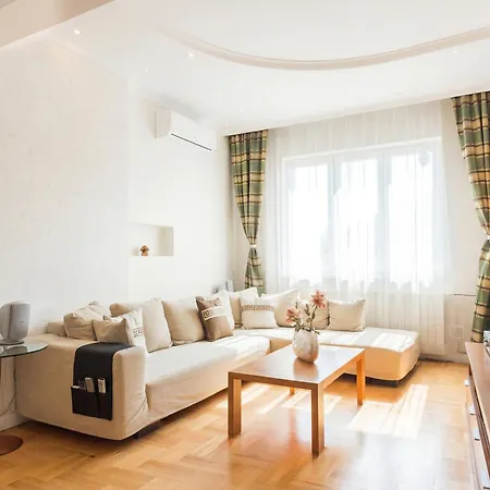 Grand Patriarh Near Vitosha Blvd With Parking Nearby Lejlighed Sofia