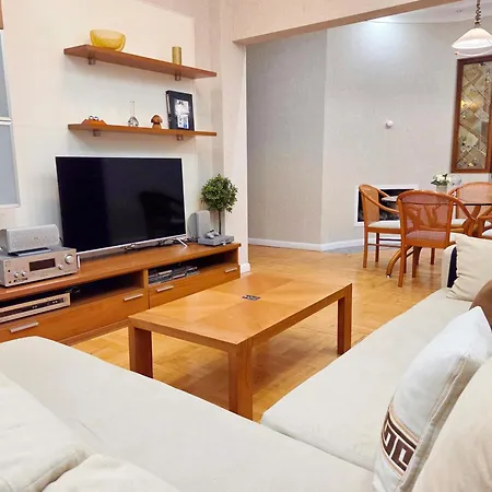 Apartment (100 m²), 2 Schlafzimmer und 2 eigene Badezimmer in Sofia Zentrum Sofia