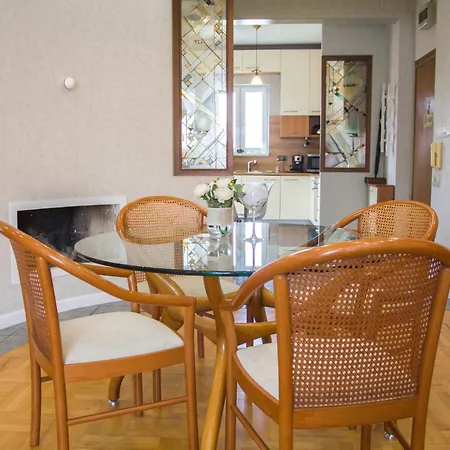 Grand Patriarh Near Vitosha Blvd With Parking Apartamento