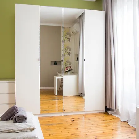 Grand Patriarh Near Vitosha Blvd With Parking Apartamento