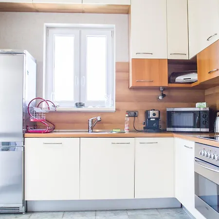 Apartamento Grand Patriarh Near Vitosha Blvd With Parking Sofía
