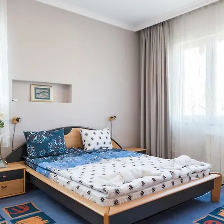 100 M2, 2 Yatak Odalı, 2 Banyolu , şehir Merkezi Bölgesinde