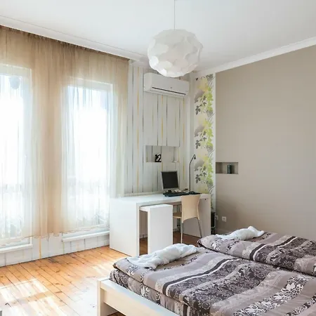 Apartment Center Sofialuxrentals Patriarh Evtimiy - Free Parking *