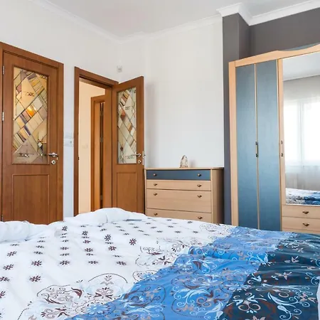 Apartment Center Sofialuxrentals Patriarh Evtimiy - Free Parking *