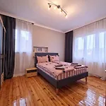 Apartment (100 m²), 2 Schlafzimmer und 2 eigene Badezimmer in Sofia Zentrum Sofia