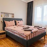 Apartment Apartment (100 m²), 2 Schlafzimmer und 2 eigene Badezimmer in Sofia Zentrum